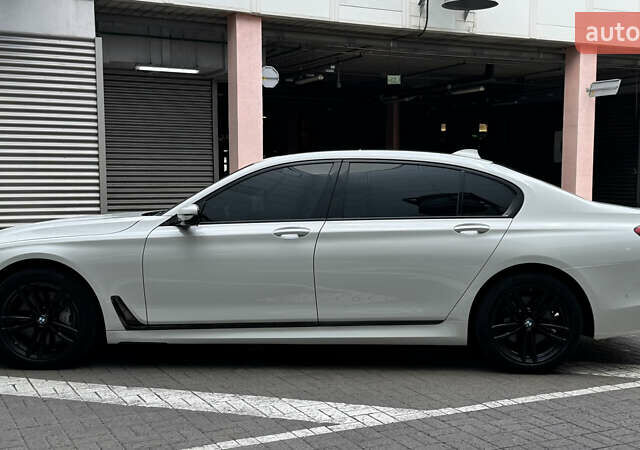 Белый БМВ 7 Серия, объемом двигателя 4.39 л и пробегом 87 тыс. км за 37000 $, фото 5 на Automoto.ua