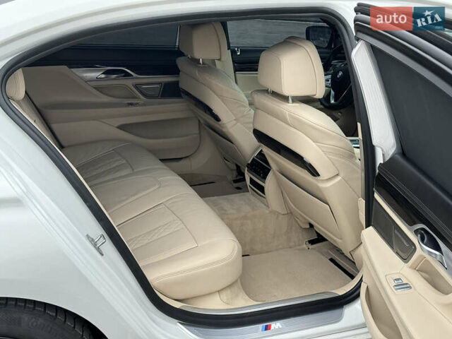 Белый БМВ 7 Серия, объемом двигателя 4.39 л и пробегом 87 тыс. км за 38500 $, фото 24 на Automoto.ua