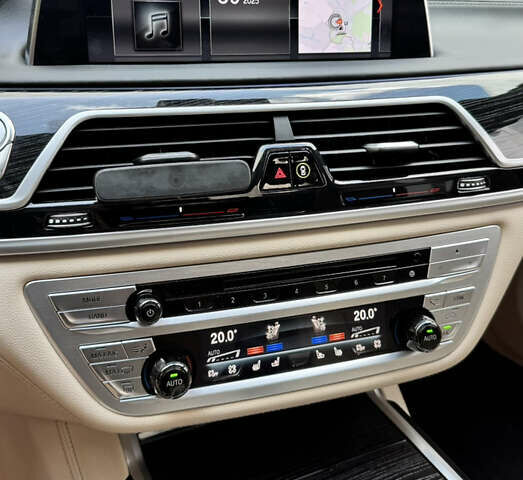 Белый БМВ 7 Серия, объемом двигателя 4.39 л и пробегом 87 тыс. км за 37000 $, фото 19 на Automoto.ua