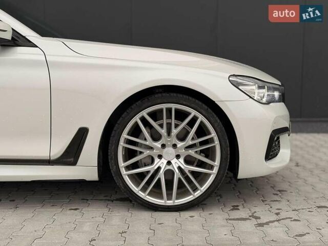 Белый БМВ 7 Серия, объемом двигателя 3 л и пробегом 113 тыс. км за 28440 $, фото 23 на Automoto.ua
