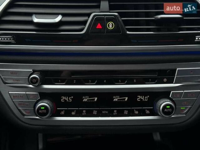 Белый БМВ 7 Серия, объемом двигателя 3 л и пробегом 113 тыс. км за 28440 $, фото 16 на Automoto.ua