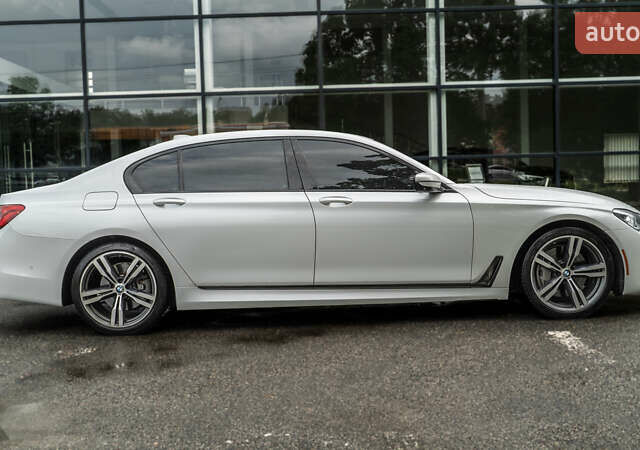 Белый БМВ 7 Серия, объемом двигателя 4.39 л и пробегом 116 тыс. км за 40000 $, фото 6 на Automoto.ua