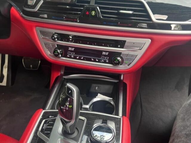 Белый БМВ 7 Серия, объемом двигателя 4.4 л и пробегом 70 тыс. км за 40000 $, фото 3 на Automoto.ua