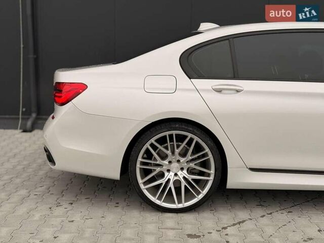 Белый БМВ 7 Серия, объемом двигателя 3 л и пробегом 113 тыс. км за 28440 $, фото 24 на Automoto.ua