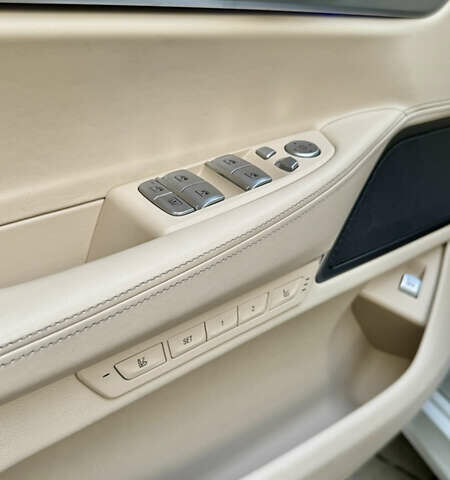 Белый БМВ 7 Серия, объемом двигателя 4.39 л и пробегом 87 тыс. км за 37000 $, фото 18 на Automoto.ua