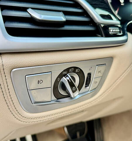 Белый БМВ 7 Серия, объемом двигателя 4.39 л и пробегом 87 тыс. км за 37000 $, фото 17 на Automoto.ua