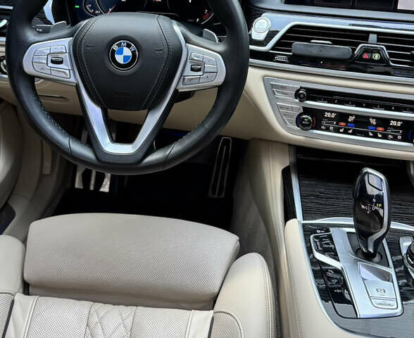 Белый БМВ 7 Серия, объемом двигателя 4.39 л и пробегом 84 тыс. км за 35400 $, фото 36 на Automoto.ua