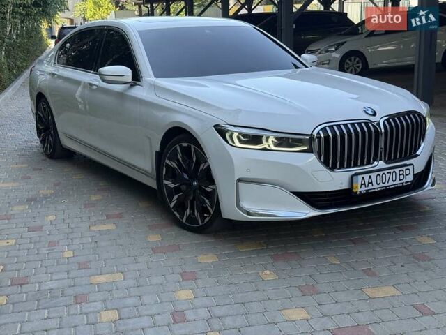 Белый БМВ 7 Серия, объемом двигателя 3 л и пробегом 107 тыс. км за 52000 $, фото 4 на Automoto.ua