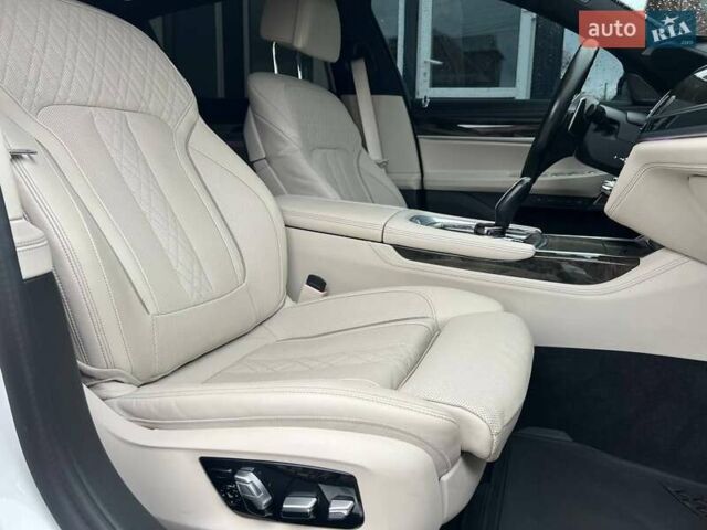 Белый БМВ 7 Серия, объемом двигателя 4.39 л и пробегом 125 тыс. км за 53999 $, фото 51 на Automoto.ua