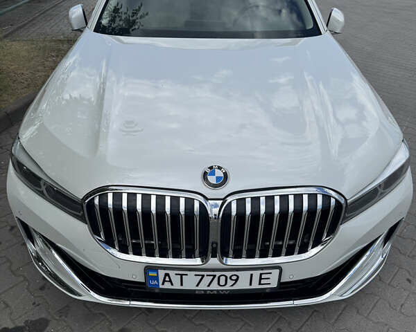 Белый БМВ 7 Серия, объемом двигателя 3 л и пробегом 68 тыс. км за 52999 $, фото 1 на Automoto.ua