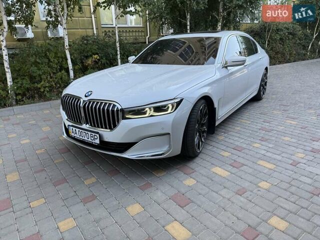 Белый БМВ 7 Серия, объемом двигателя 3 л и пробегом 107 тыс. км за 52000 $, фото 7 на Automoto.ua