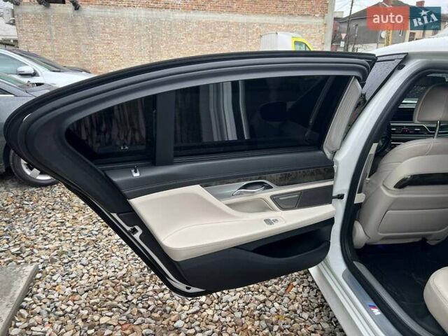 Белый БМВ 7 Серия, объемом двигателя 4.39 л и пробегом 125 тыс. км за 53999 $, фото 32 на Automoto.ua