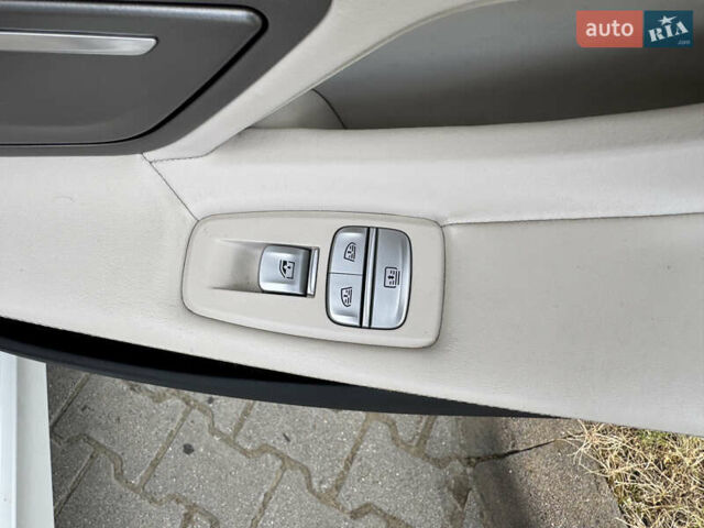 Белый БМВ 7 Серия, объемом двигателя 3 л и пробегом 68 тыс. км за 52999 $, фото 47 на Automoto.ua