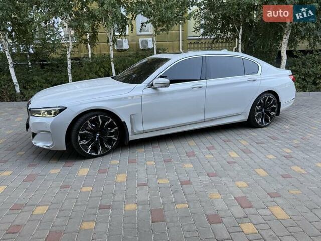 Белый БМВ 7 Серия, объемом двигателя 3 л и пробегом 107 тыс. км за 46000 $, фото 19 на Automoto.ua