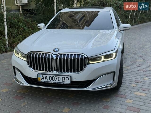 Белый БМВ 7 Серия, объемом двигателя 3 л и пробегом 107 тыс. км за 52000 $, фото 8 на Automoto.ua