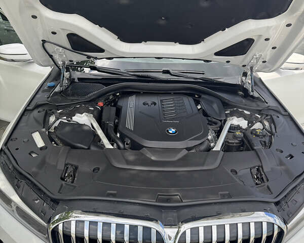 Белый БМВ 7 Серия, объемом двигателя 3 л и пробегом 68 тыс. км за 52999 $, фото 60 на Automoto.ua