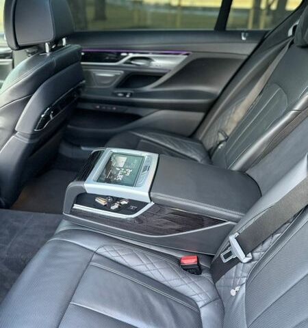 Белый БМВ 7 Серия, объемом двигателя 4.39 л и пробегом 111 тыс. км за 46900 $, фото 13 на Automoto.ua