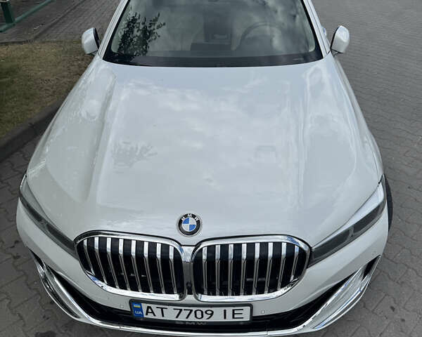 Белый БМВ 7 Серия, объемом двигателя 3 л и пробегом 68 тыс. км за 52999 $, фото 2 на Automoto.ua