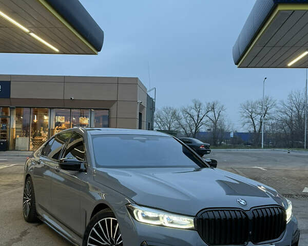 Белый БМВ 7 Серия, объемом двигателя 2.99 л и пробегом 44 тыс. км за 69000 $, фото 3 на Automoto.ua