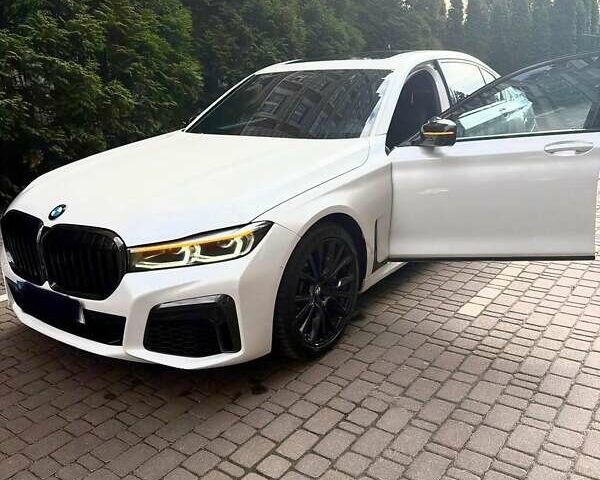 Белый БМВ 7 Серия, объемом двигателя 4.39 л и пробегом 111 тыс. км за 59900 $, фото 4 на Automoto.ua