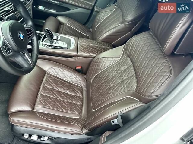 Белый БМВ 7 Серия, объемом двигателя 2.99 л и пробегом 42 тыс. км за 86500 $, фото 17 на Automoto.ua