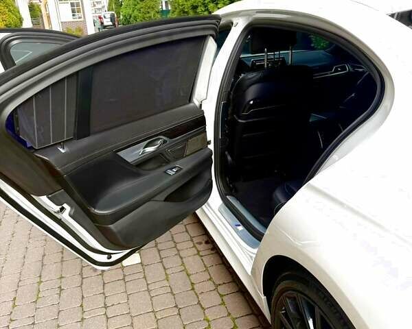 Белый БМВ 7 Серия, объемом двигателя 4.39 л и пробегом 111 тыс. км за 59900 $, фото 1 на Automoto.ua