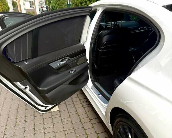 Белый БМВ 7 Серия, объемом двигателя 4.39 л и пробегом 111 тыс. км за 59900 $, фото 8 на Automoto.ua