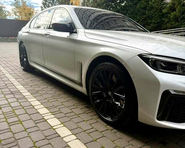 Белый БМВ 7 Серия, объемом двигателя 4.39 л и пробегом 111 тыс. км за 59900 $, фото 5 на Automoto.ua