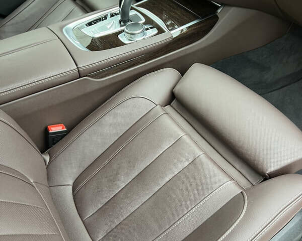 Белый БМВ 7 Серия, объемом двигателя 2 л и пробегом 10 тыс. км за 68900 $, фото 24 на Automoto.ua