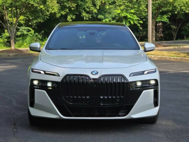 Білий БМВ 7 Серія, об'ємом двигуна 3 л та пробігом 23 тис. км за 36700 $, фото 1 на Automoto.ua