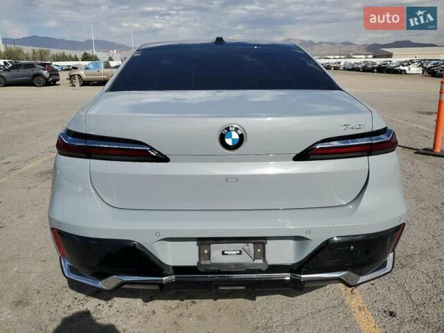 Белый БМВ 7 Серия, объемом двигателя 3 л и пробегом 58 тыс. км за 35000 $, фото 5 на Automoto.ua