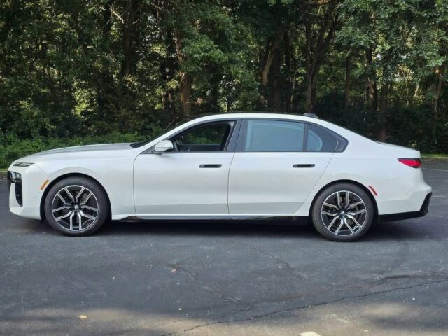 Білий БМВ 7 Серія, об'ємом двигуна 3 л та пробігом 23 тис. км за 36700 $, фото 2 на Automoto.ua