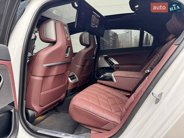 Белый БМВ 7 Серия, объемом двигателя 4.39 л и пробегом 31 тыс. км за 139900 $, фото 36 на Automoto.ua