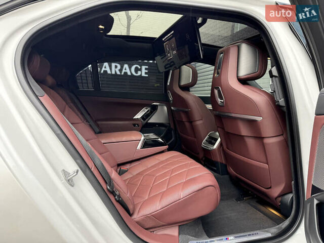 Белый БМВ 7 Серия, объемом двигателя 4.39 л и пробегом 31 тыс. км за 139900 $, фото 32 на Automoto.ua