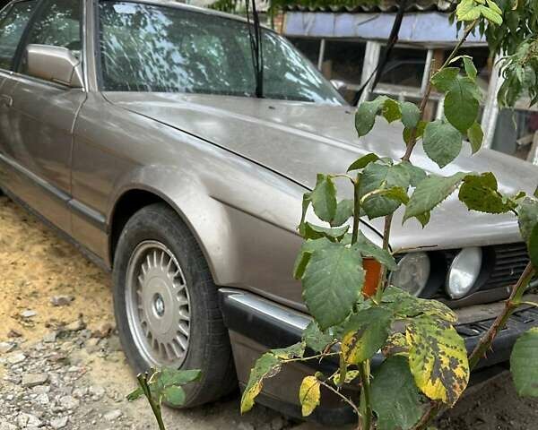 Бежевый БМВ 7 Серия, объемом двигателя 3.5 л и пробегом 408 тыс. км за 2000 $, фото 1 на Automoto.ua