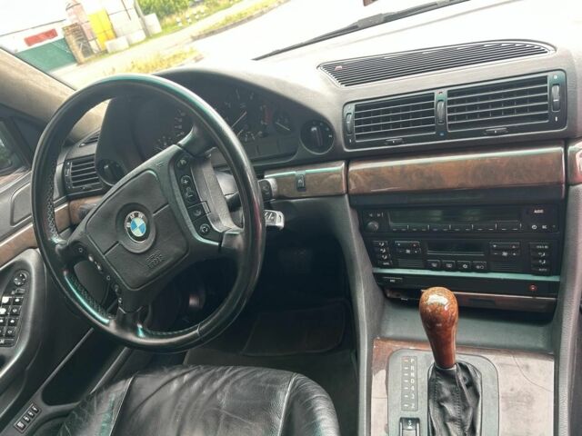 Бежевий БМВ 7 Серія, об'ємом двигуна 2.5 л та пробігом 430 тис. км за 5950 $, фото 2 на Automoto.ua