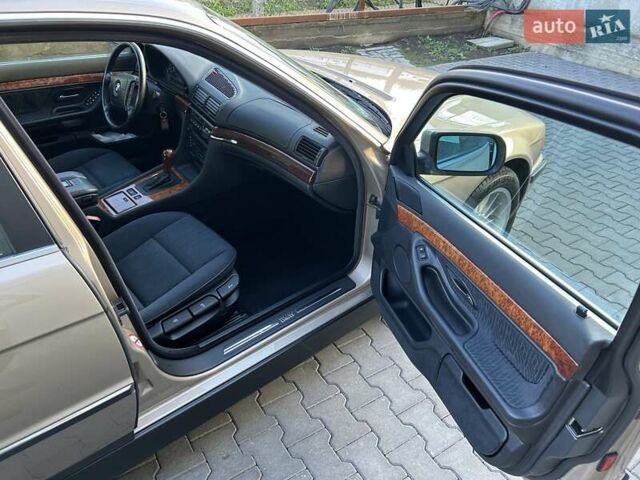 Бежевый БМВ 7 Серия, объемом двигателя 3.5 л и пробегом 180 тыс. км за 25932 $, фото 13 на Automoto.ua