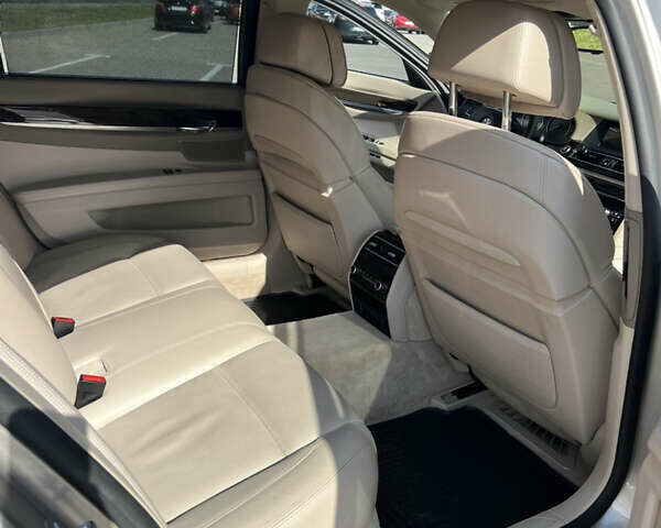 Бежевий БМВ 7 Серія, об'ємом двигуна 3 л та пробігом 270 тис. км за 12800 $, фото 27 на Automoto.ua