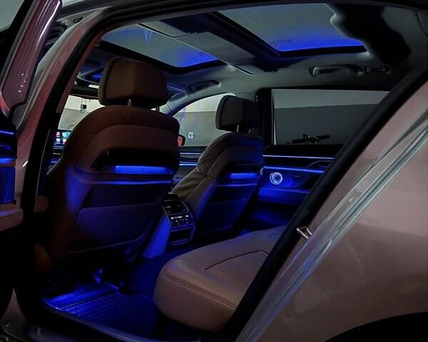 Бежевый БМВ 7 Серия, объемом двигателя 4.39 л и пробегом 129 тыс. км за 48499 $, фото 50 на Automoto.ua