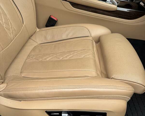 Бежевый БМВ 7 Серия, объемом двигателя 4.39 л и пробегом 129 тыс. км за 48499 $, фото 31 на Automoto.ua