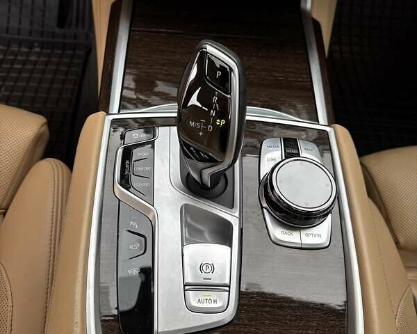 Бежевый БМВ 7 Серия, объемом двигателя 4.39 л и пробегом 129 тыс. км за 48499 $, фото 38 на Automoto.ua