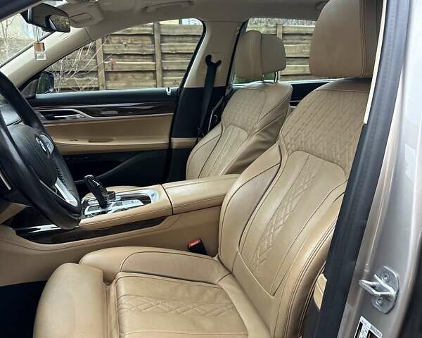 Бежевый БМВ 7 Серия, объемом двигателя 4.39 л и пробегом 129 тыс. км за 48499 $, фото 17 на Automoto.ua