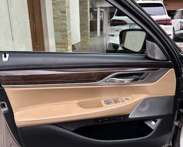 Бежевый БМВ 7 Серия, объемом двигателя 4.39 л и пробегом 129 тыс. км за 48499 $, фото 13 на Automoto.ua