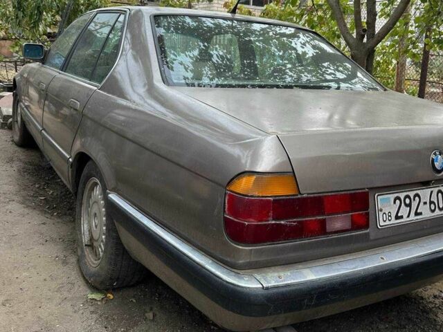 Бежевый БМВ 7 Серия, объемом двигателя 3.5 л и пробегом 408 тыс. км за 2000 $, фото 2 на Automoto.ua