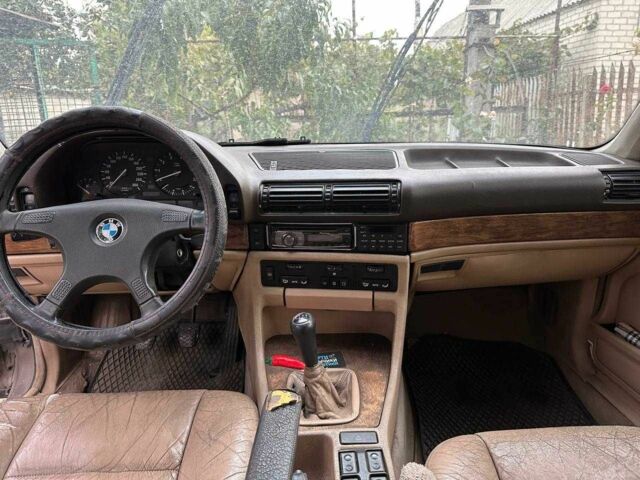 Бежевый БМВ 7 Серия, объемом двигателя 3.5 л и пробегом 408 тыс. км за 2000 $, фото 3 на Automoto.ua