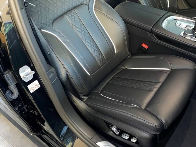 Черный БМВ 7 Серия, объемом двигателя 0 л и пробегом 8 тыс. км за 49400 $, фото 4 на Automoto.ua