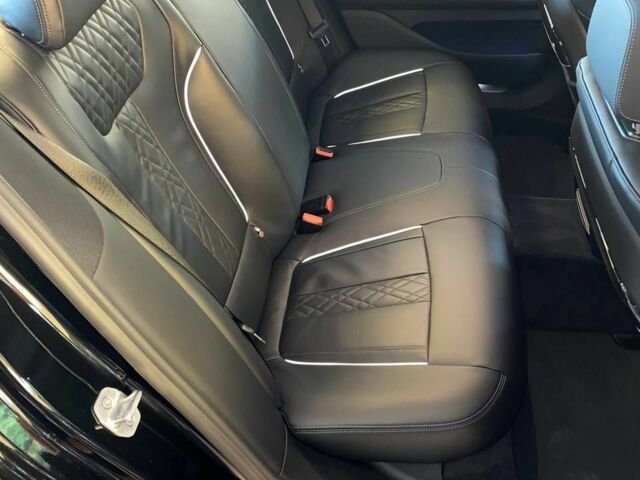 Черный БМВ 7 Серия, объемом двигателя 0 л и пробегом 8 тыс. км за 49400 $, фото 19 на Automoto.ua