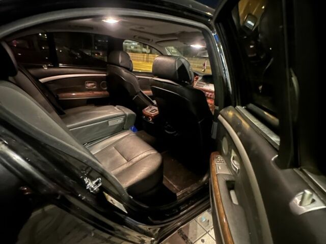 Черный БМВ 7 Серия, объемом двигателя 3 л и пробегом 220 тыс. км за 10530 $, фото 5 на Automoto.ua