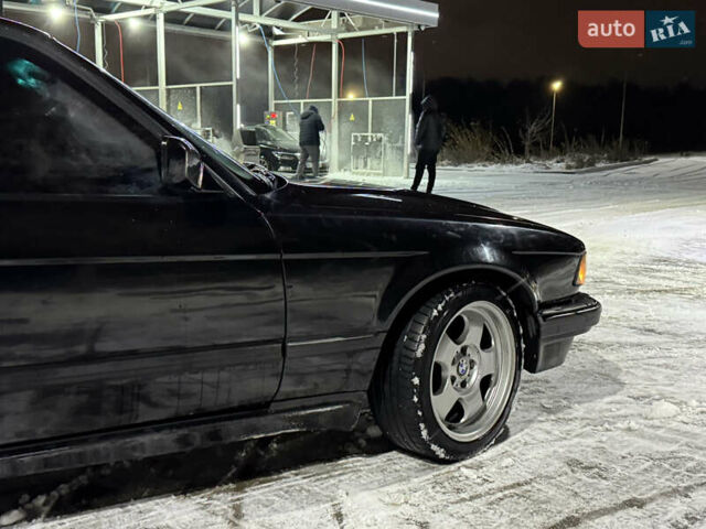 Чорний БМВ 7 Серія, об'ємом двигуна 3.5 л та пробігом 380 тис. км за 2350 $, фото 3 на Automoto.ua