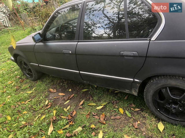 Черный БМВ 7 Серия, объемом двигателя 3.5 л и пробегом 250 тыс. км за 2100 $, фото 5 на Automoto.ua